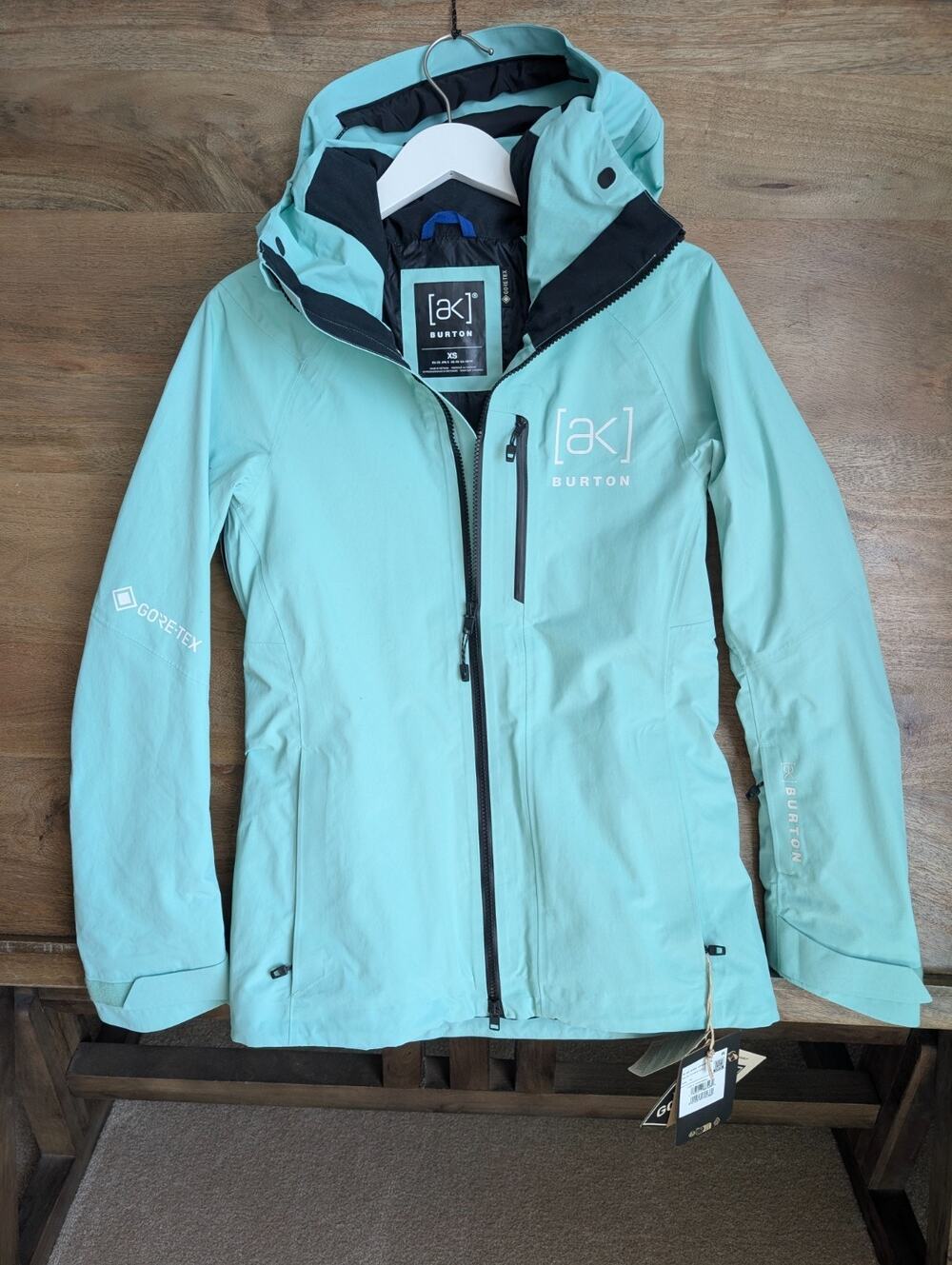 Burton AK Gore-Tex Upshift Jacket Womens XS Powder Mint 212821 NWT